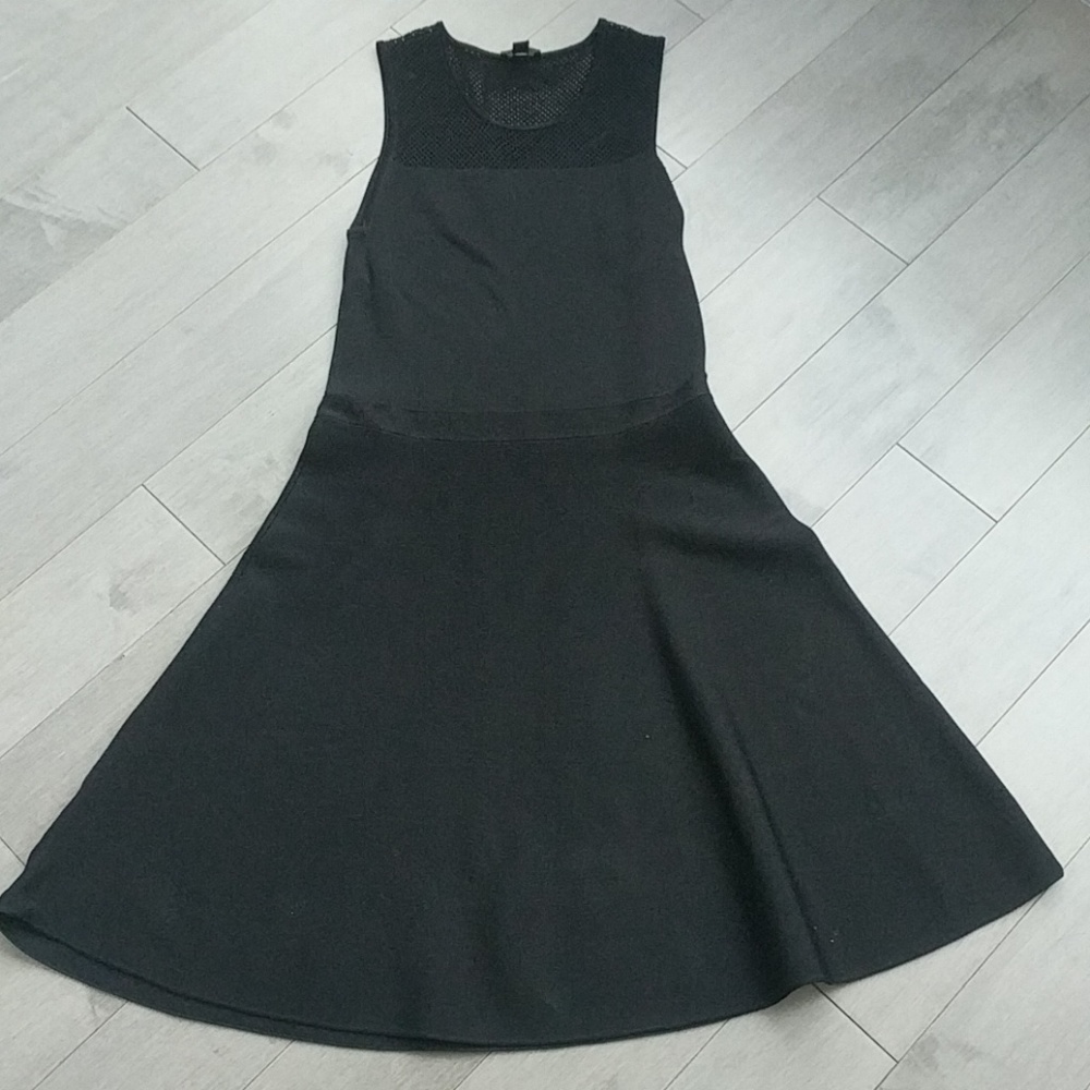Ann Taylor black sleeveless flare dress size small